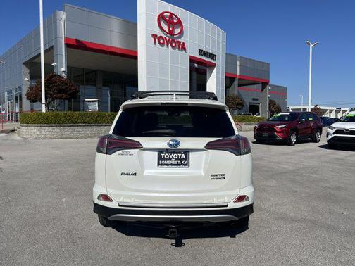 2017 Toyota RAV4 Hybrid SE
