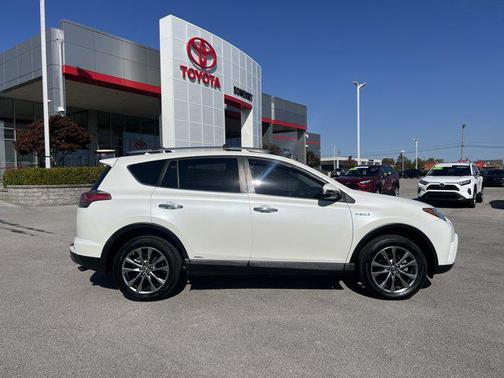 2017 Toyota RAV4 Hybrid SE