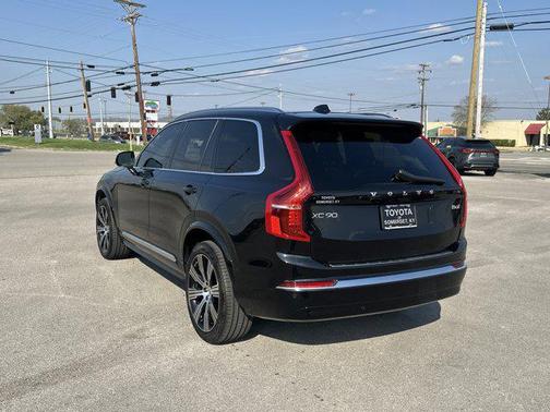 Onyx Black Metallic 2025 Volvo XC90 B6 Ultra