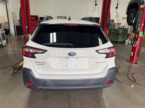 Crystal White Pearl 2024 Subaru Outback Premium