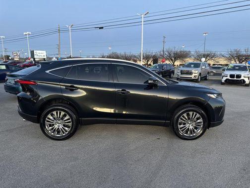 2022 Toyota Venza XLE