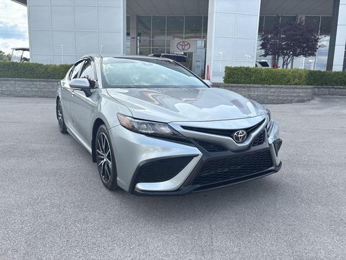 Celestial Silver Metallic 2024 Toyota Camry SE
