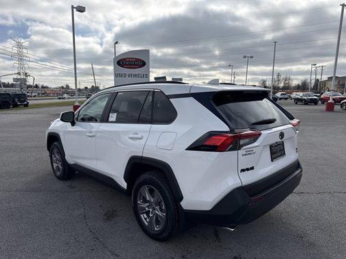 2025 Toyota RAV4 XLE