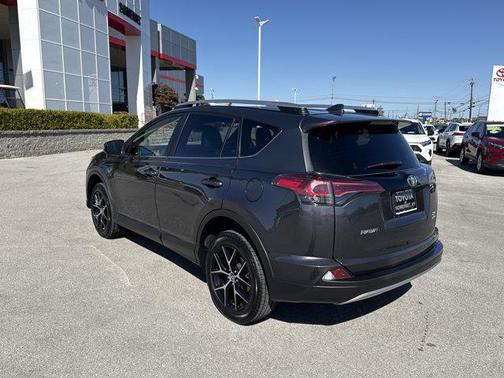 2018 Toyota RAV4 SE