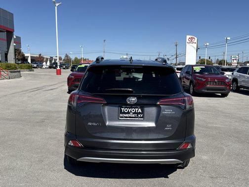 2018 Toyota RAV4 SE