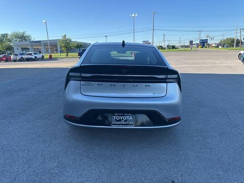 01l0 2026 Toyota Prius Plug-In Hybrid XSE Premium