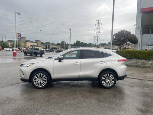 2023 Toyota Venza XLE