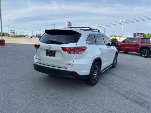 Blizzard Pearl 2017 Toyota Highlander SE