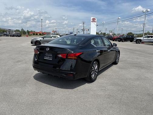 Super Black Clearcoat 2025 Nissan Altima 2.5 SV