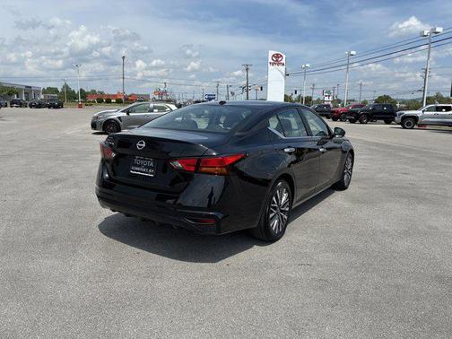 Super Black 2025 Nissan Altima SV FWD
