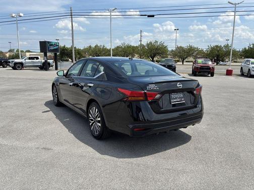 Super Black Clearcoat 2025 Nissan Altima 2.5 SV