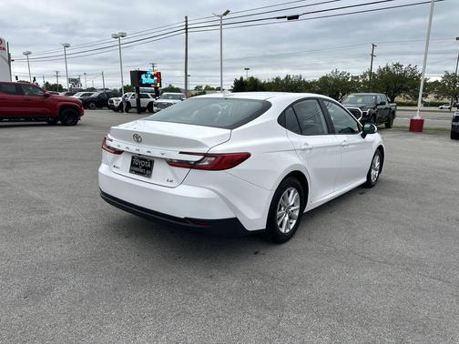 Ice 2025 Toyota Camry LE