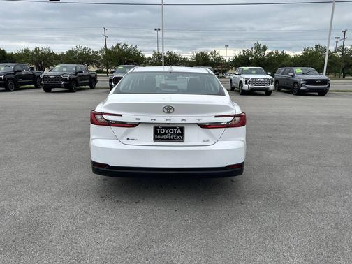 Ice 2025 Toyota Camry LE