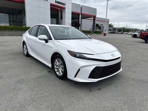 Ice 2025 Toyota Camry LE