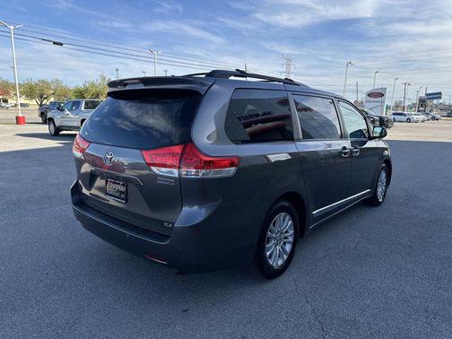 2014 Toyota Sienna XLE