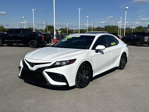 Ice Cap 2024 Toyota Camry SE