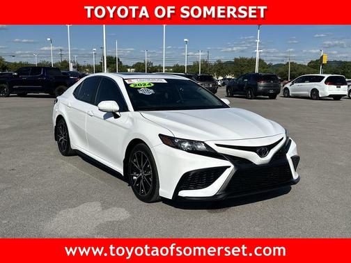 Ice 2024 Toyota Camry SE
