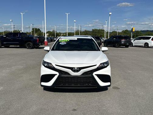 Ice Cap 2024 Toyota Camry SE