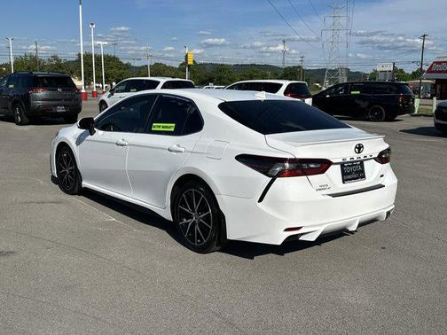 Ice Cap 2024 Toyota Camry SE