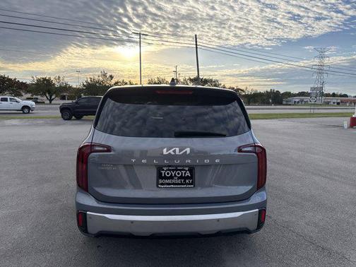 2023 Kia Telluride LX