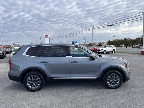 2023 Kia Telluride LX