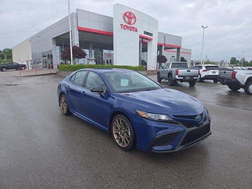 2024 Toyota Camry Hybrid SE