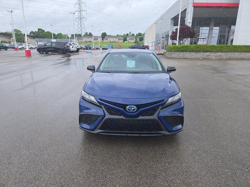 2024 Toyota Camry Hybrid SE