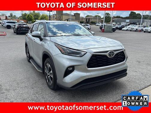 Celestial Silver Metallic 2021 Toyota Highlander XLE