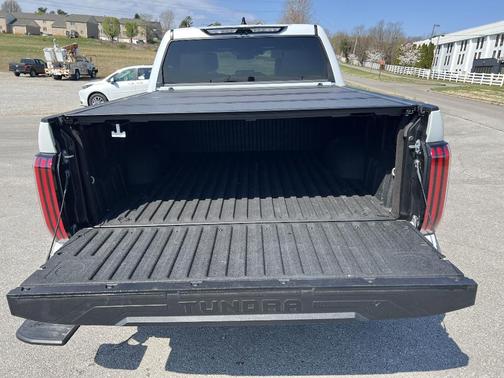2023 Toyota Tundra Platinum