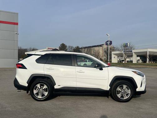 2024 Toyota RAV4 Hybrid LE