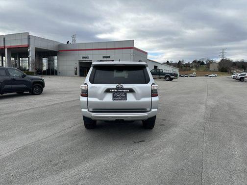 2024 Toyota 4Runner TRD Off Road