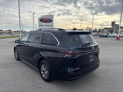 2024 Toyota Sienna XLE