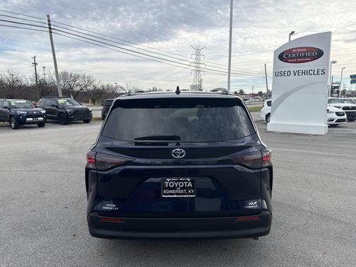2024 Toyota Sienna XLE