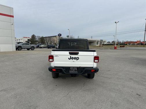 2022 Jeep Gladiator Altitude 4x4