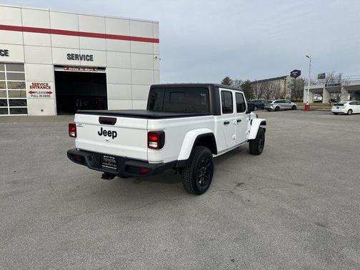 2022 Jeep Gladiator Altitude 4x4