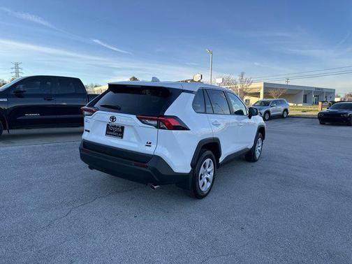 2025 Toyota RAV4 LE