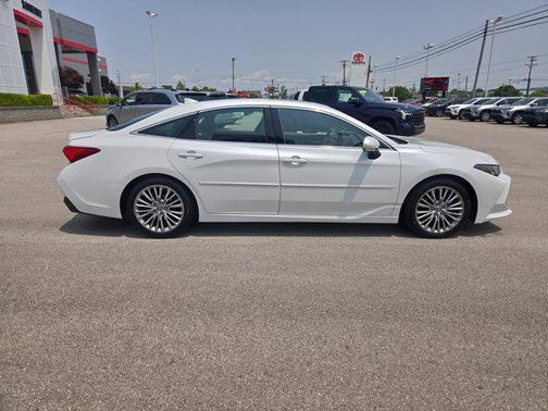 2022 Toyota Avalon Limited