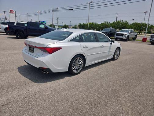 2022 Toyota Avalon Limited