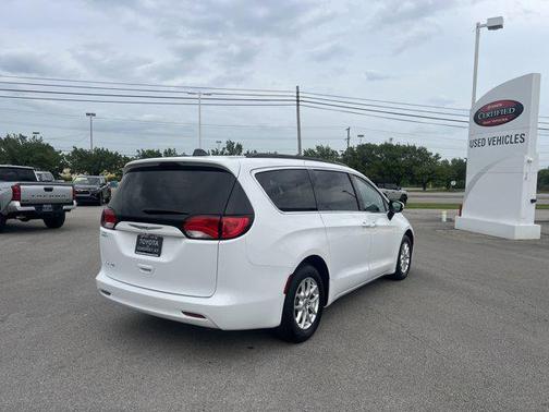 2021 Chrysler Voyager LXI