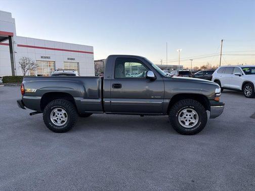 2000 Chevrolet Silverado 1500 LS