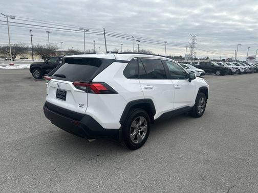 2023 Toyota RAV4 XLE