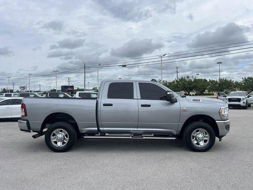 2024 RAM 2500 Tradesman Crew Cab 4x4 6'4' Box