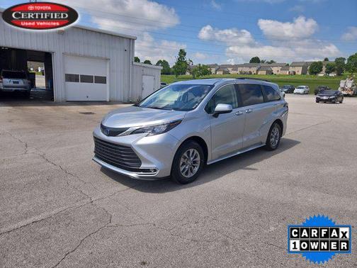 2024 Toyota Sienna XLE 8 Passenger