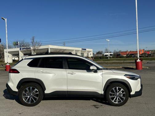 2023 Toyota Corolla Cross XLE