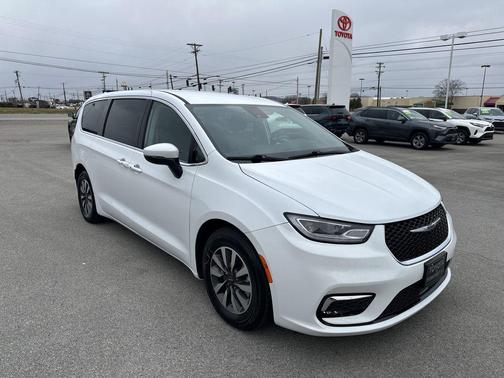 Bright White Clearcoat 2023 Chrysler Pacifica Hybrid Touring L