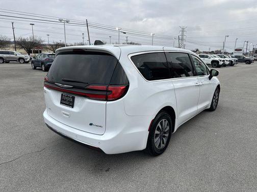 2023 Chrysler Pacifica Hybrid Touring L