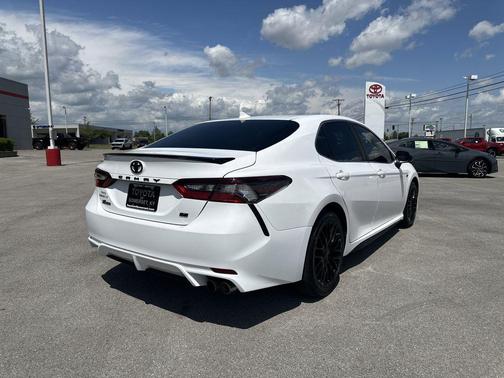 Ice Cap 2024 Toyota Camry SE