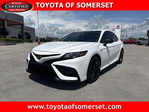 Ice Cap 2024 Toyota Camry SE