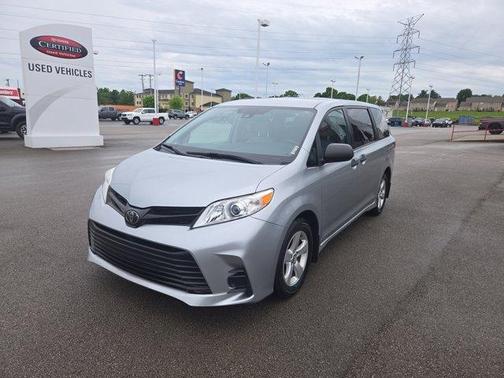 2020 Toyota Sienna SE