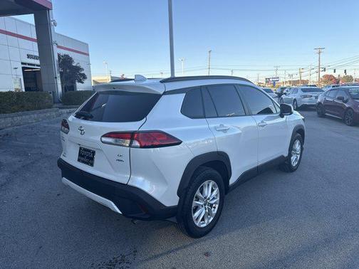 2024 Toyota Corolla Cross LE